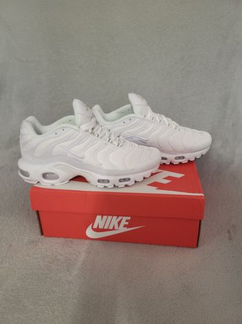 Nike tn blanches T.40