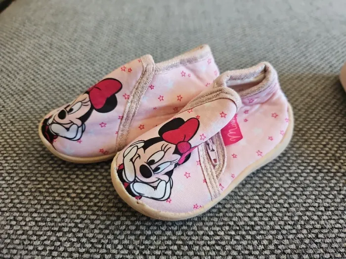 Lot chaussons Minnie 20 - photo numéro 4