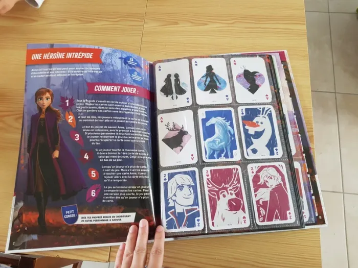 Classeur + cartes reine des neiges 🔄 - photo numéro 5