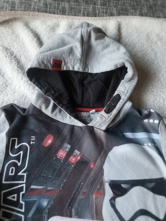 Pull Starwars taille 11/12 ans Offert si lot - photo numéro 5