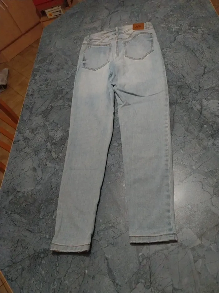 Jean skinny T.36 - photo numéro 3
