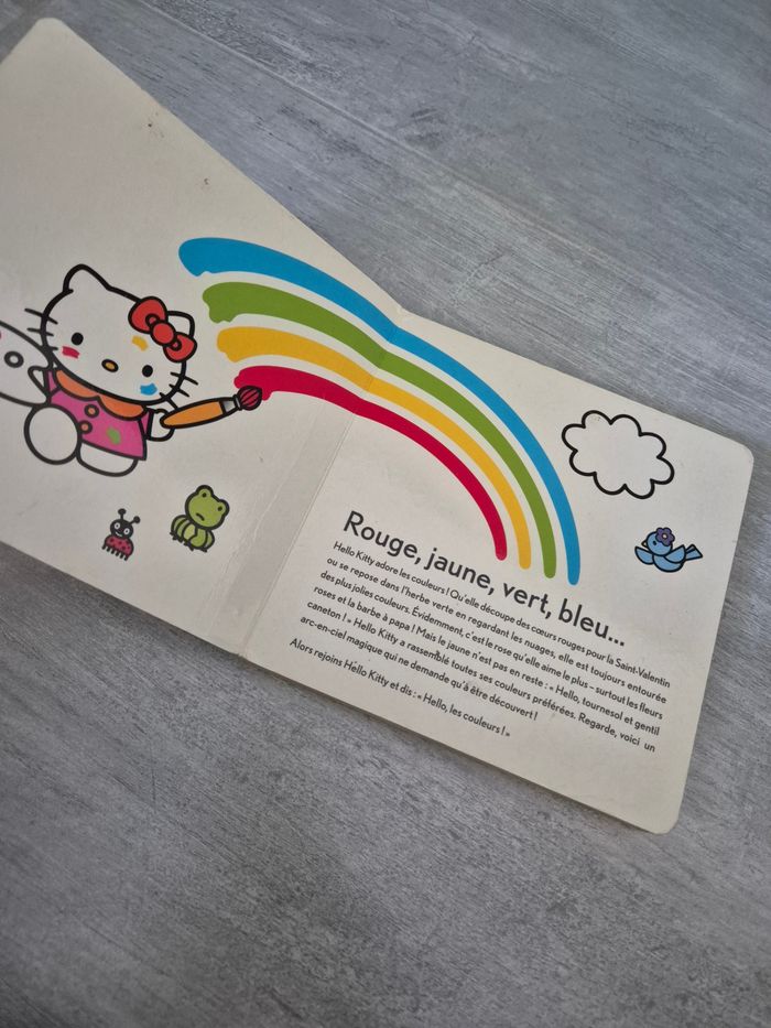 Livre Hello Kitty sur les couleurs - photo numéro 2