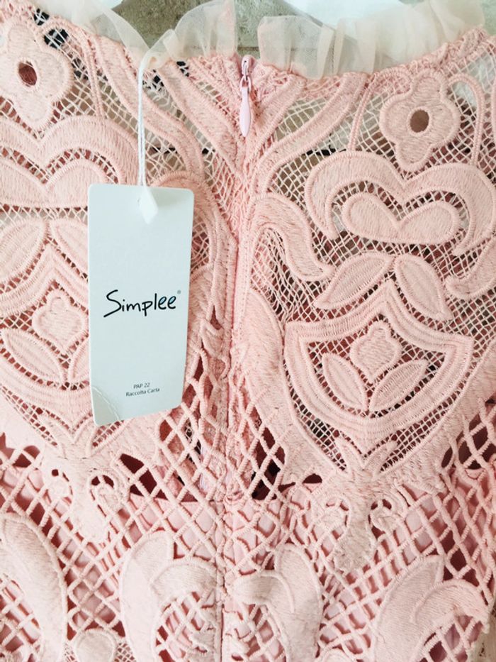 Robe neuve rose - photo numéro 3