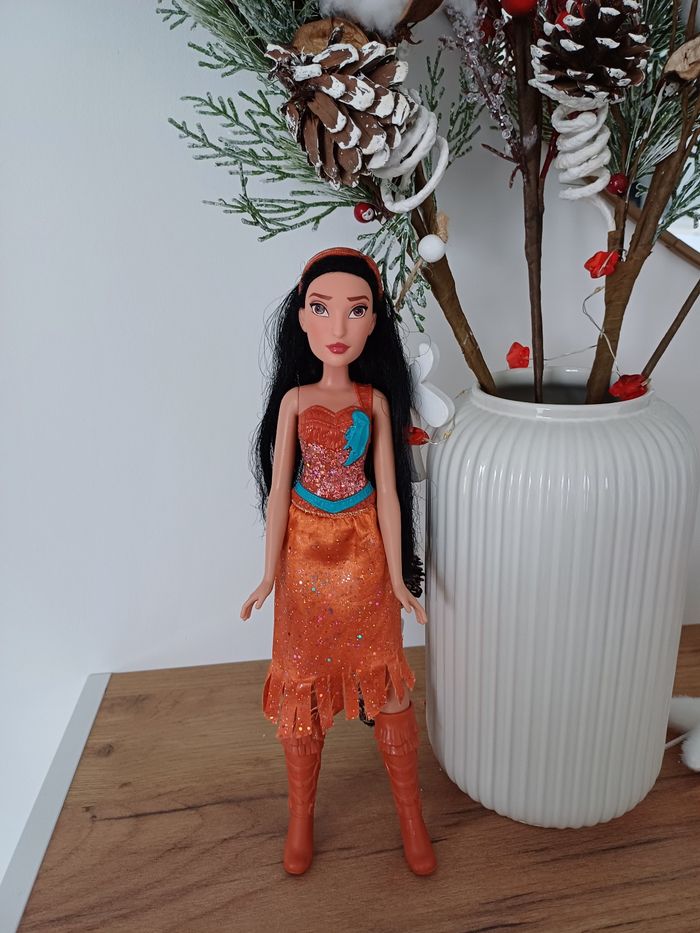 Poupée princesse pocahontas