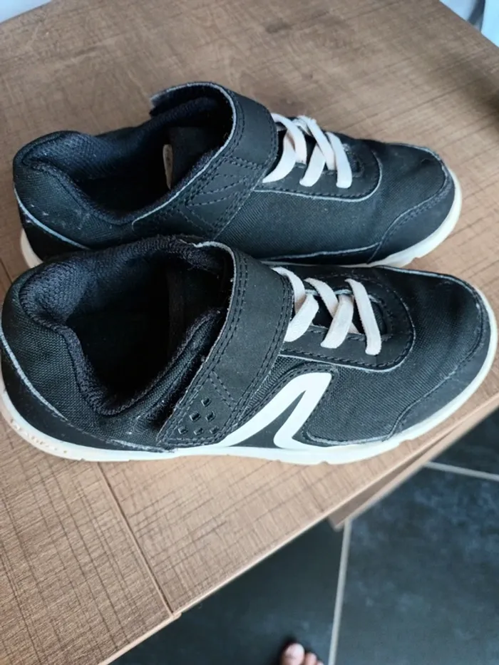 Basket noir et blanche T30 - photo numéro 3