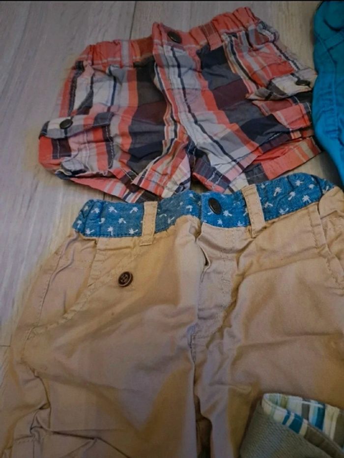 Lot de 5 shorts bermudas garçon taille 9 mois. Vêtements d'été  Très bon état  Envoi rapide - photo numéro 4