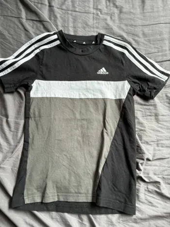 T-shirt adidas 7 ans