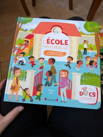 Livre l'école maternelle 12 sons à écouter et des volets à soileve