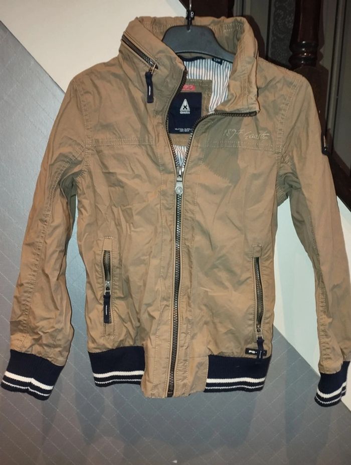 Blouson léger garçon t. 8 ans