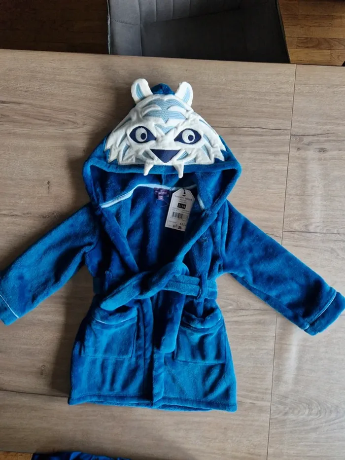 Peignoir 2-3 ans neuf - photo numéro 2