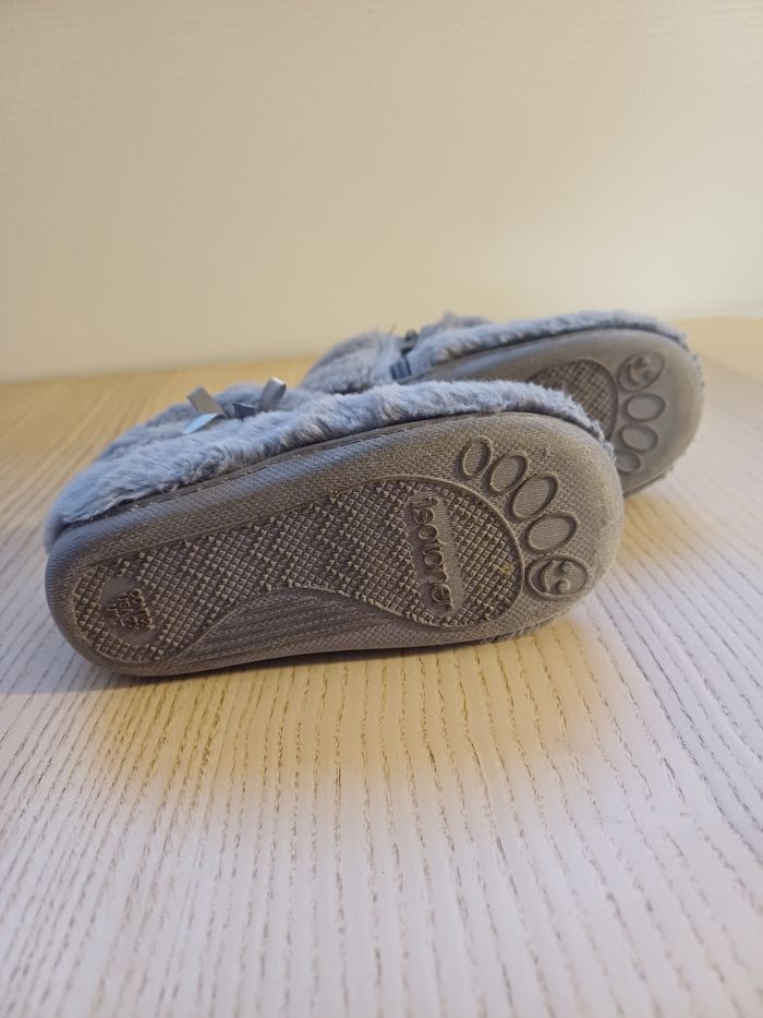 Chaussons isotoner taille 24 - photo numéro 3