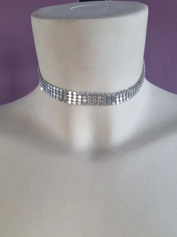 Collier ras de cou métallique