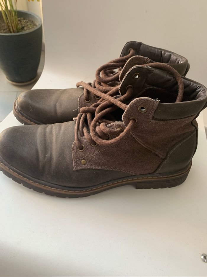 Chaussures à lacets