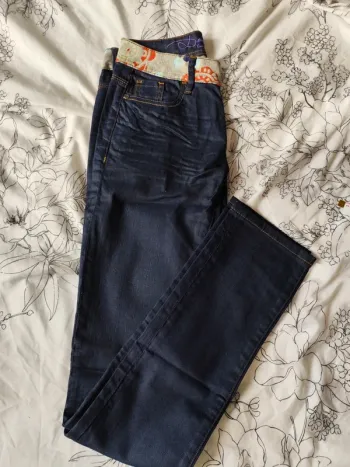 Magnifique jeans Desigual état neuf taille 36