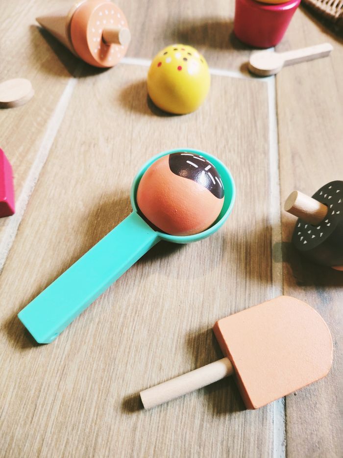 🍦Dinette en bois esquimaux et création de boules de glaces avec scratch en bois - photo numéro 2