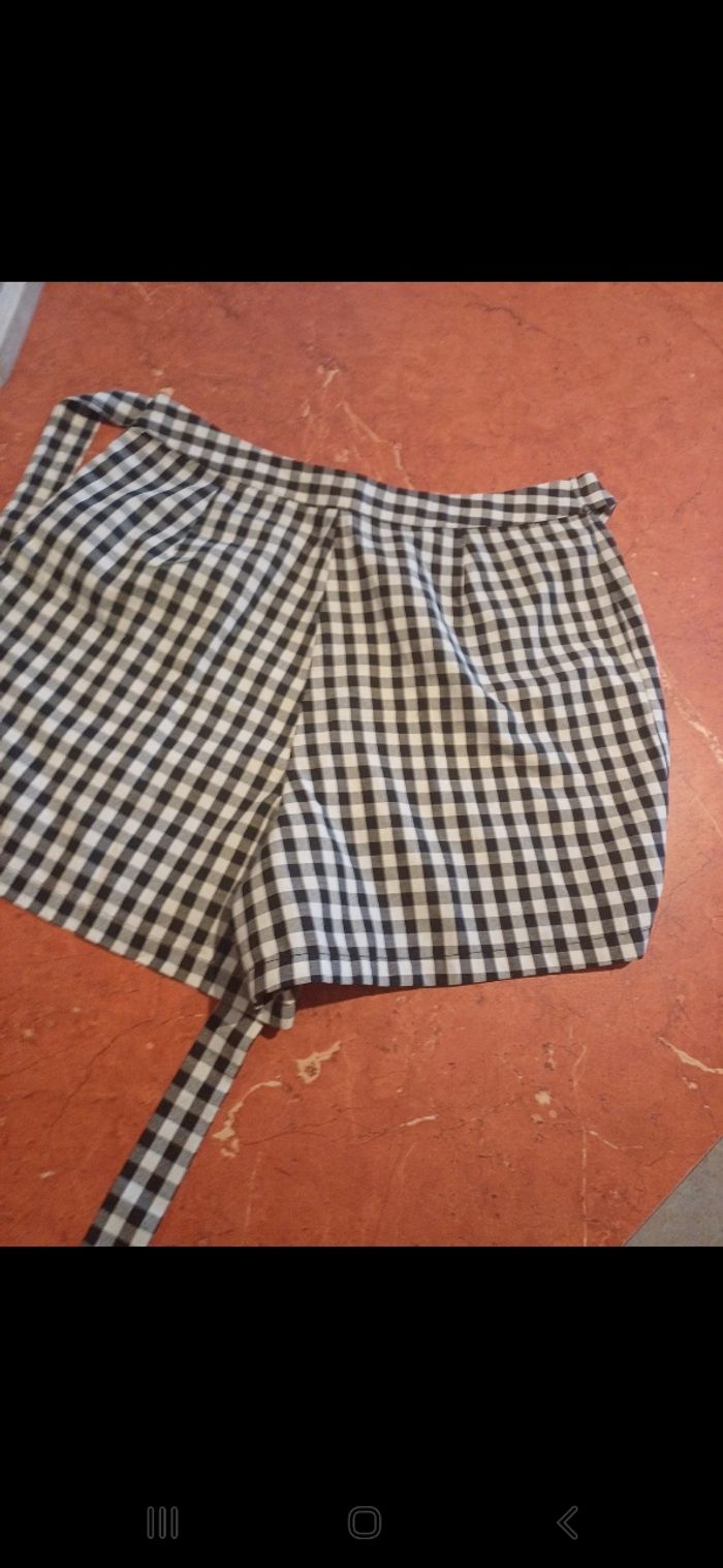 Short femme taille S - photo numéro 3