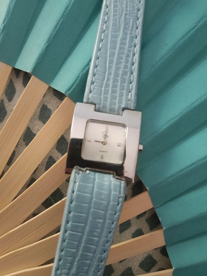 Montre bracelet bleu ciel décorative neuve - photo numéro 3