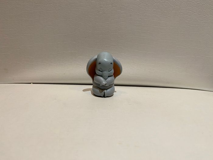 Figurine très rare dumbo bébé baby disney