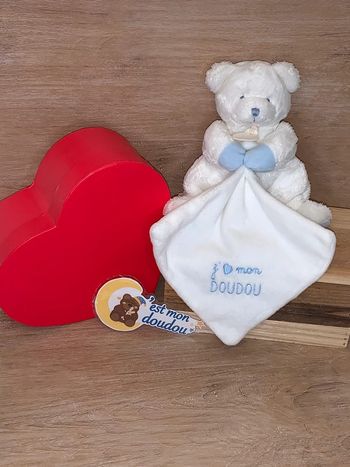 DDC147 doudou et compagnie ours
