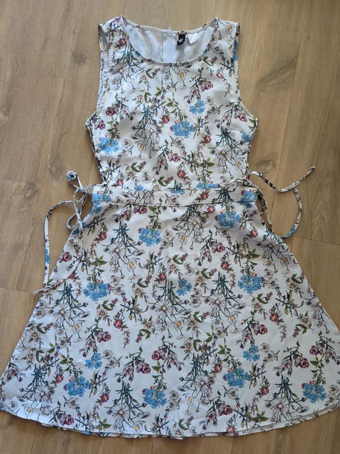 Robe été fleurie ouverture côté