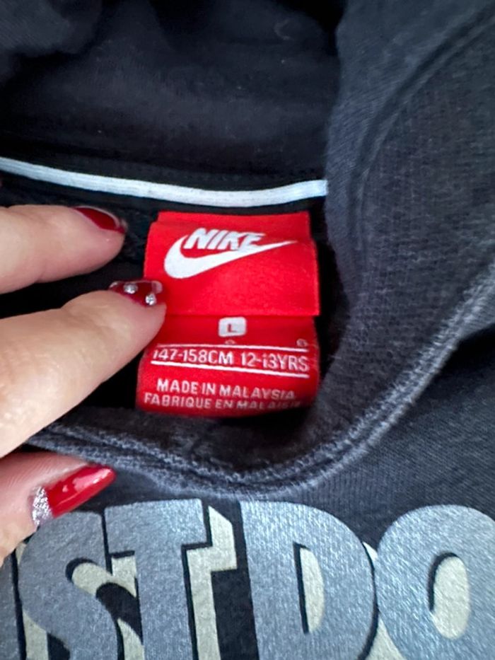Pull à capuche Nike 10/12 ans - photo numéro 3