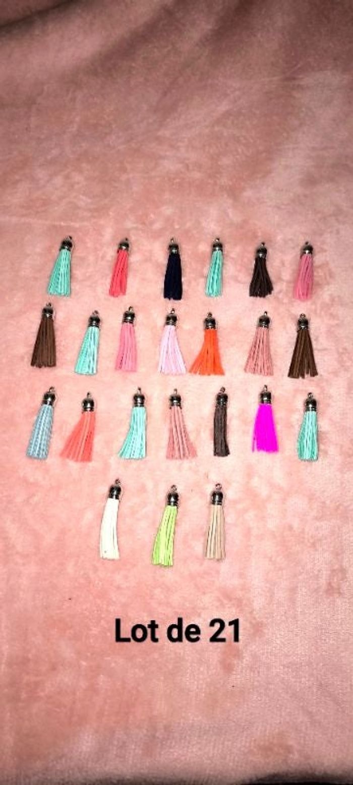 Lot de 23 pompons en suédine Neuf 🎀 #dilo2103jouets
