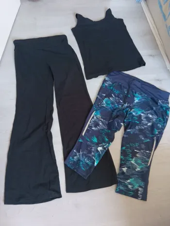 Petit lot sport, pantalon,  legging, débardeur
