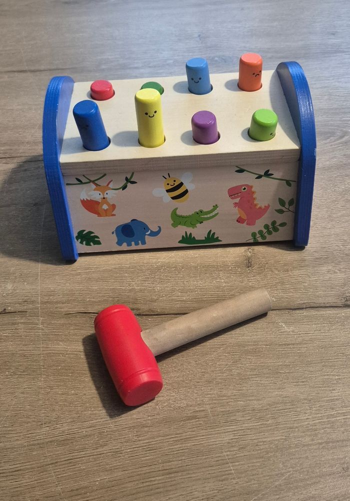 Banc à marteler en bois