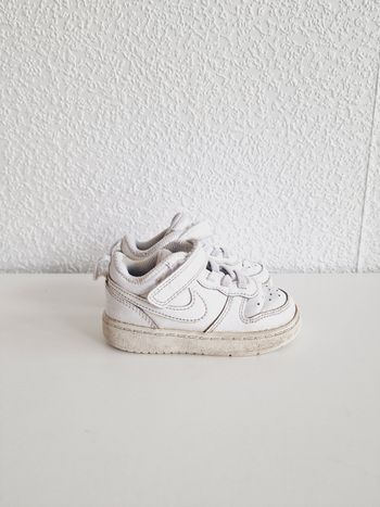 Nike - Court Borough - Baskets à scratch et lacets élastiqués - Blanc - 22