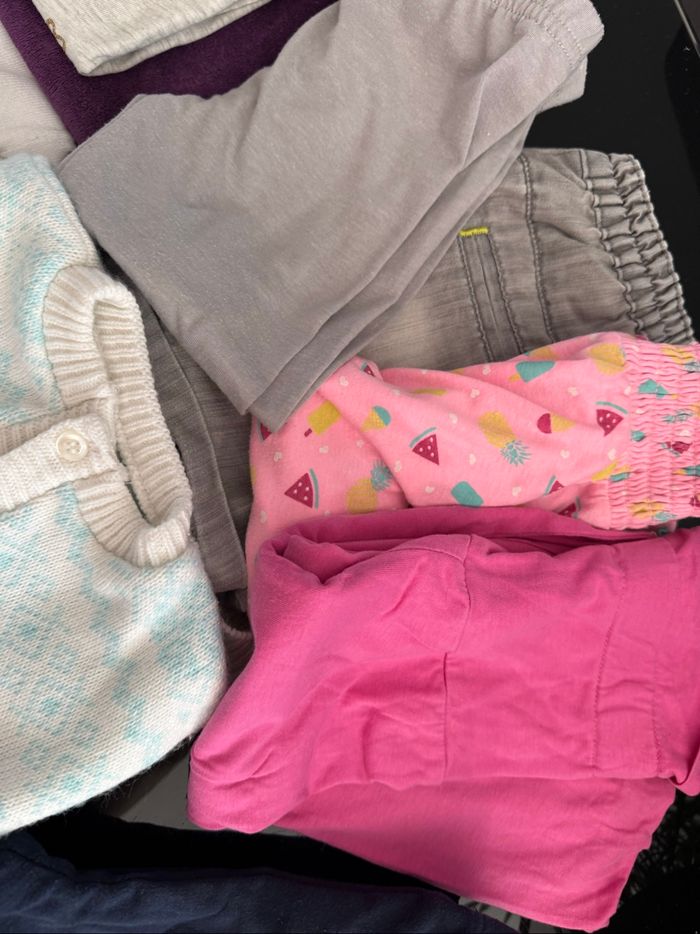 Lot 14 vêtements - bébé fille- 18- 24 mois - toutes marques- bon et très bon état - photo numéro 4