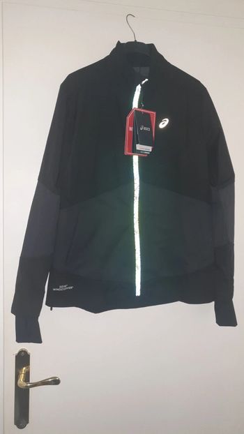 Veste coupe-vent neuve asics
