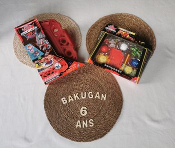 bakugan, lot de 2 articles, brawl zone et battle pack, détails dans le déscriptif