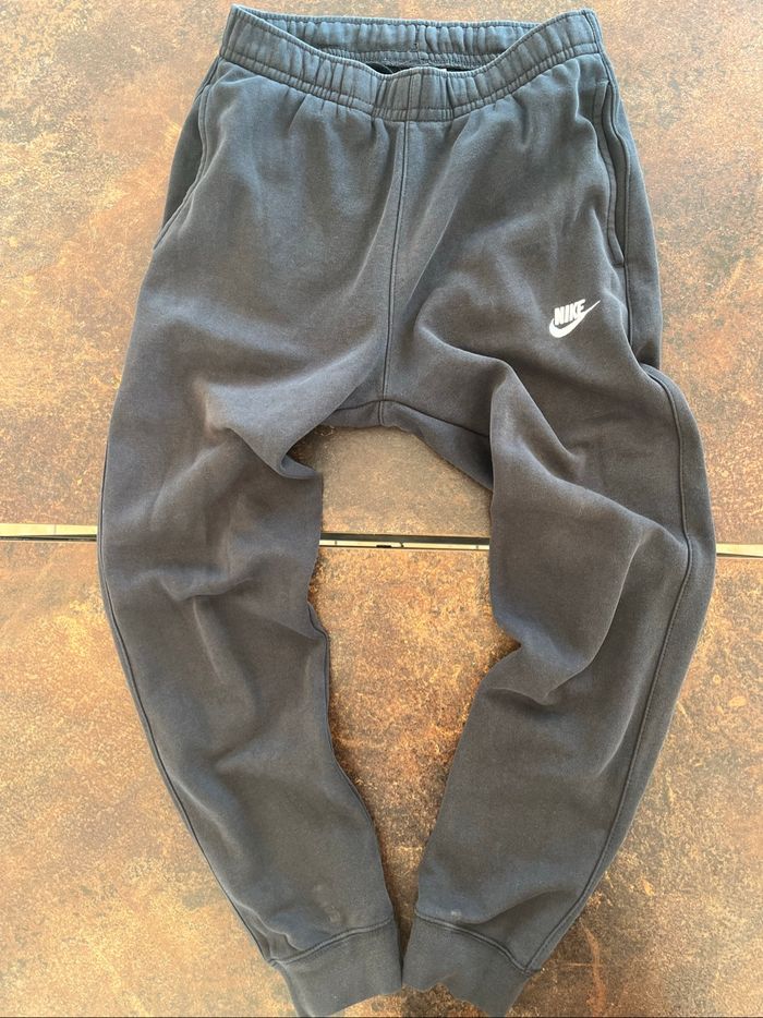 Lot de 4 jogging Nike Bleu/Rouge/Gris/Noir - photo numéro 3