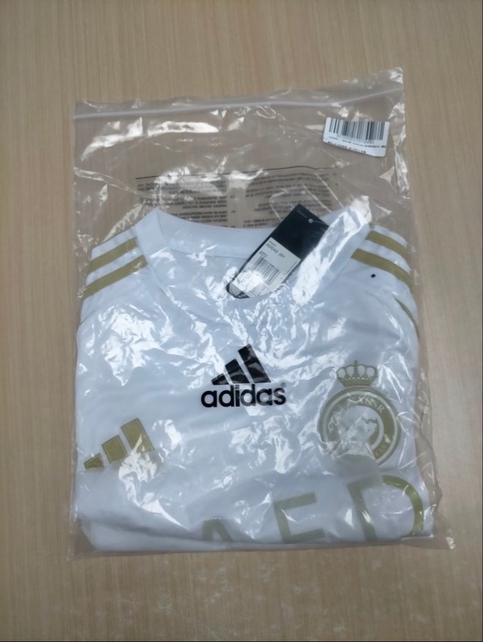 Maillot de foot doré et blanc - photo numéro 2