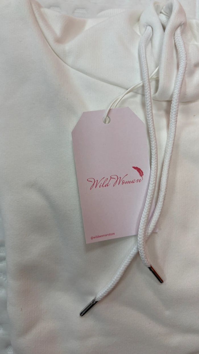 Sweat à capuche pour femme wild woman taille M - photo numéro 3