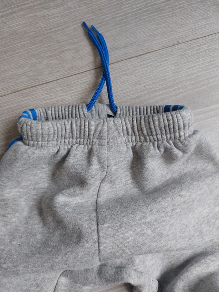 Pantalon de jogging Adidas taille 9 - 12 mois - photo numéro 3