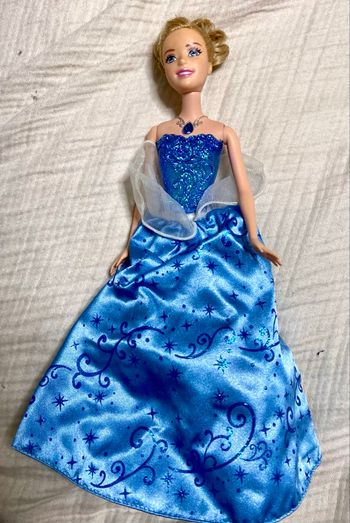 Barbie bleu