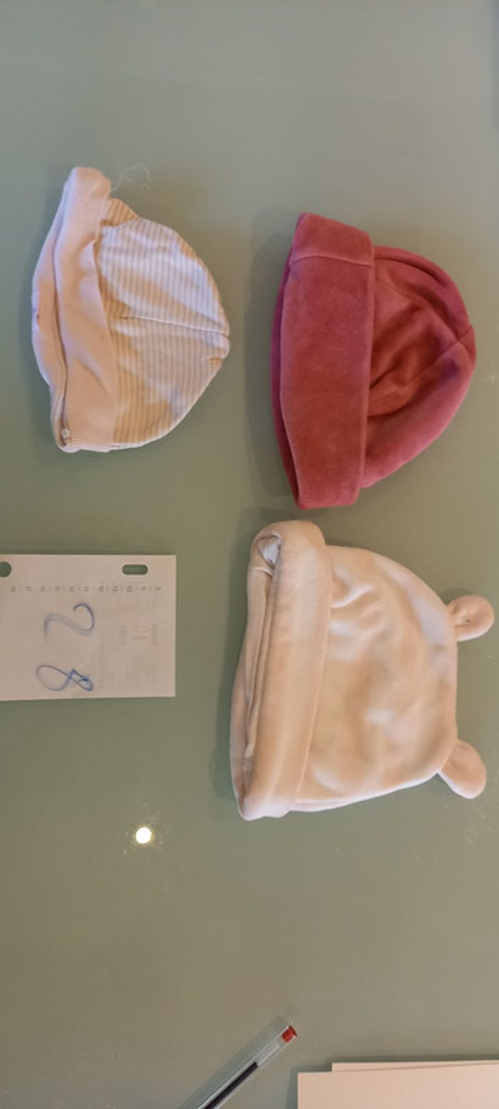 lot chapeau 3 mois - photo numéro 2