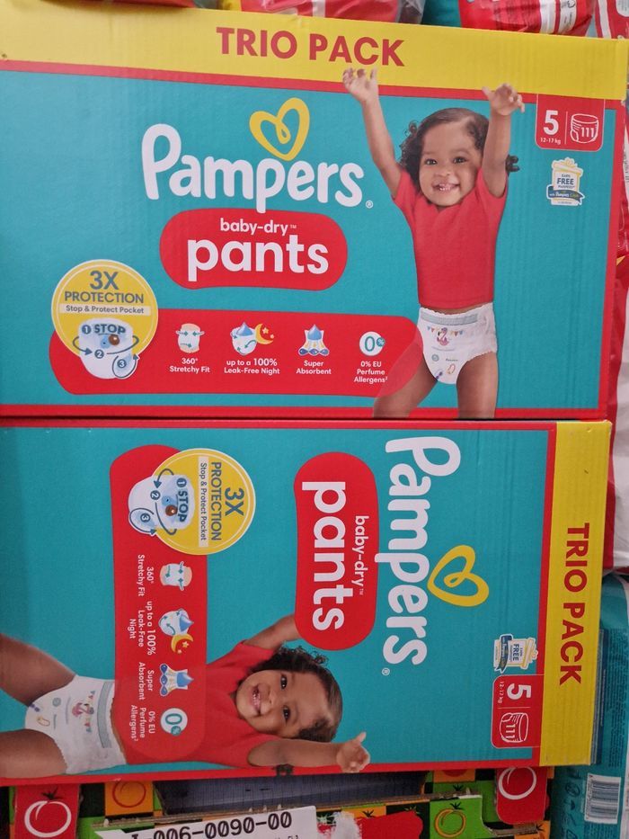 Lot 2 cartons Pampers couches culottes t5