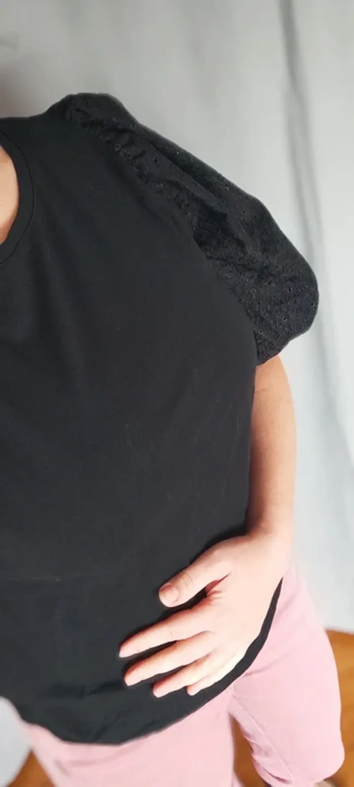 Blouse avec manches volantes - photo numéro 2