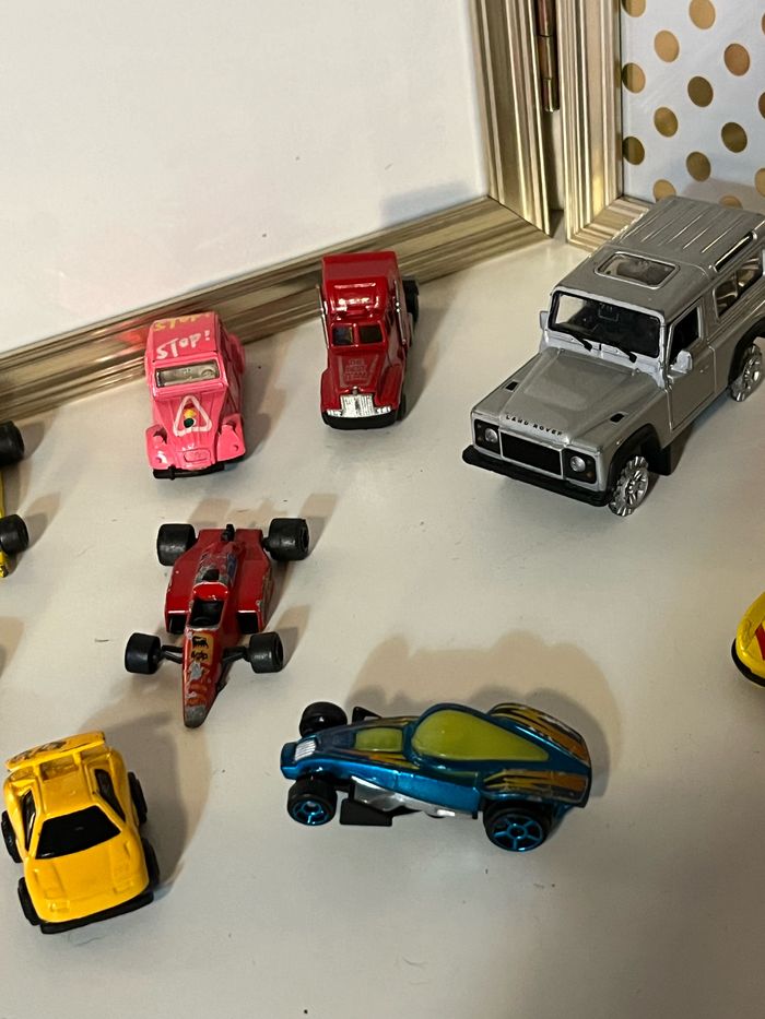 Lot de différentes voitures - photo numéro 3