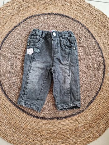 Joli pantalon taille 12 mois