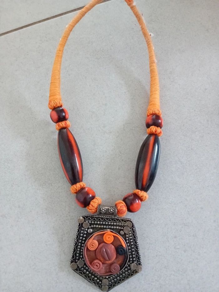 Collier - photo numéro 1