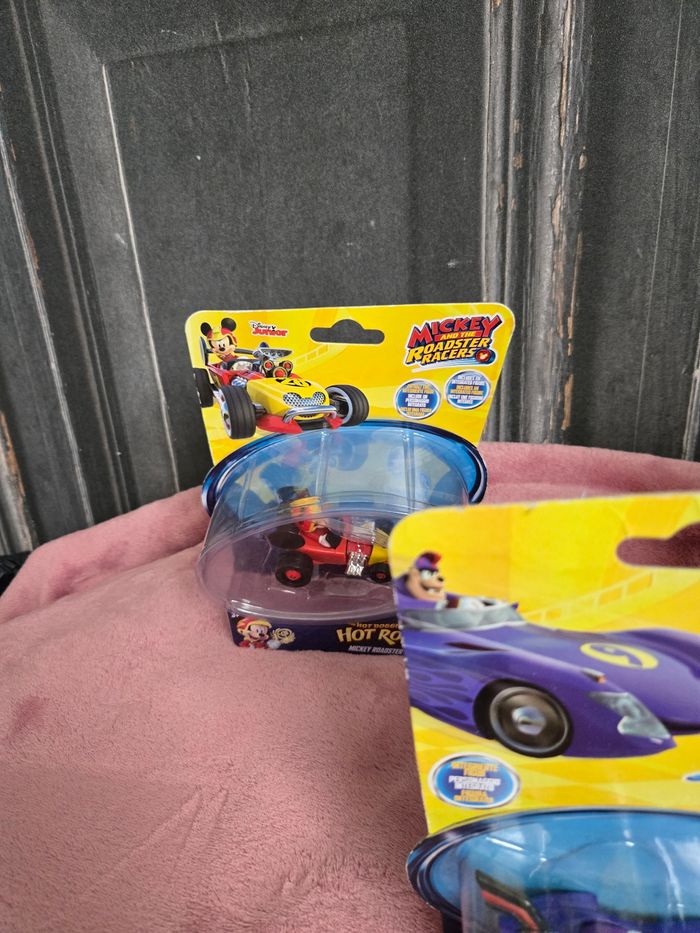 Lot de voitures roadster racer disney neuve - photo numéro 4