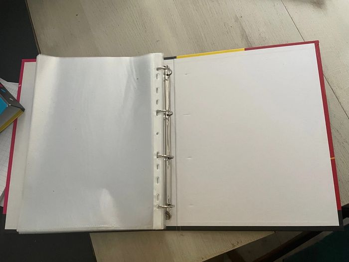 Très beau classeur avec fiches plastifiées - photo numéro 2