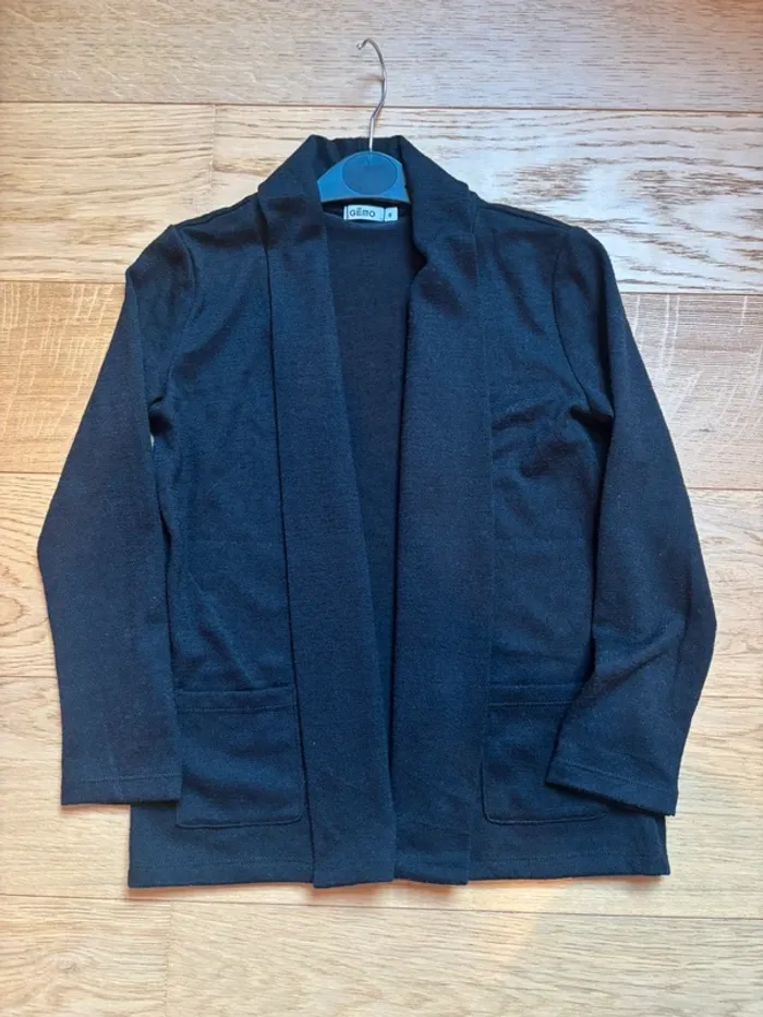 Gilet noir Gemo 8 ans - porté 1 fois - photo numéro 3