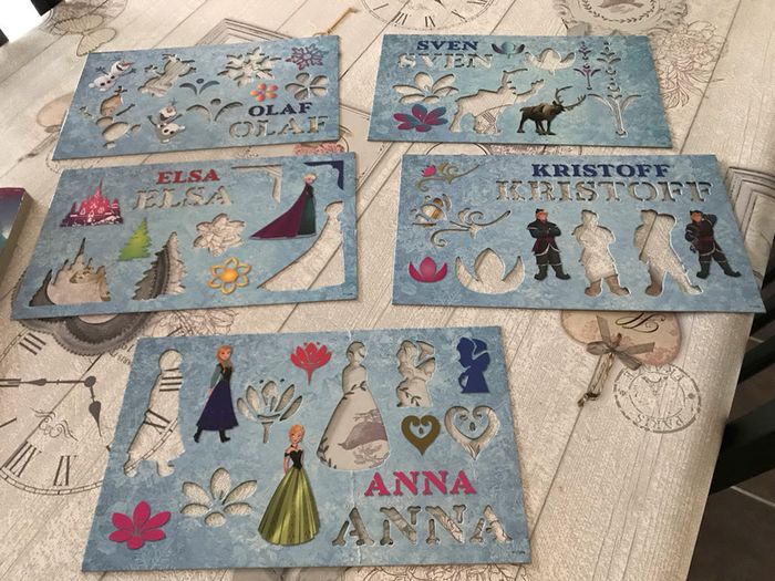 Livre reine des neiges avec pochoirs - photo numéro 3