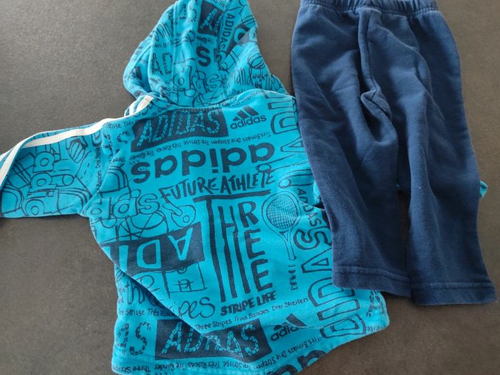 Ensemble jogging Adidas taille 12/18 mois - photo numéro 5