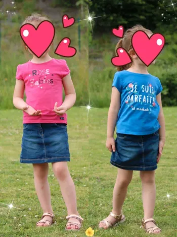Lot de 2 t-shirts+ une jupe taille 5 ans.
