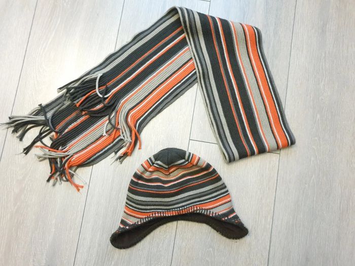 Ensemble 2 pièces. Bonnet + écharpe. Garçon 4 ans. Marque La Halle